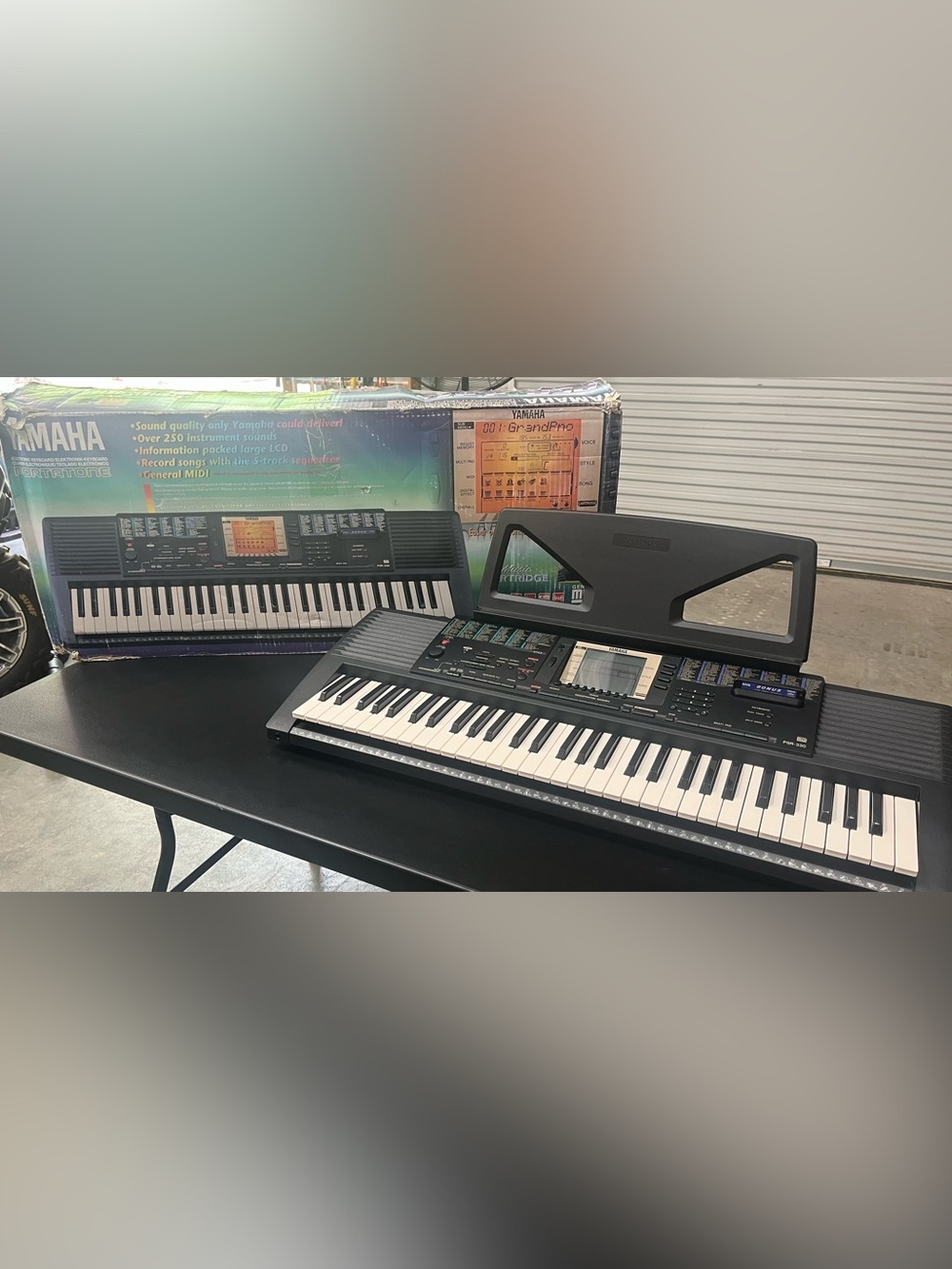 Vintage Yamaha PSR-
330 Portatone electronic keyboard synthesizer